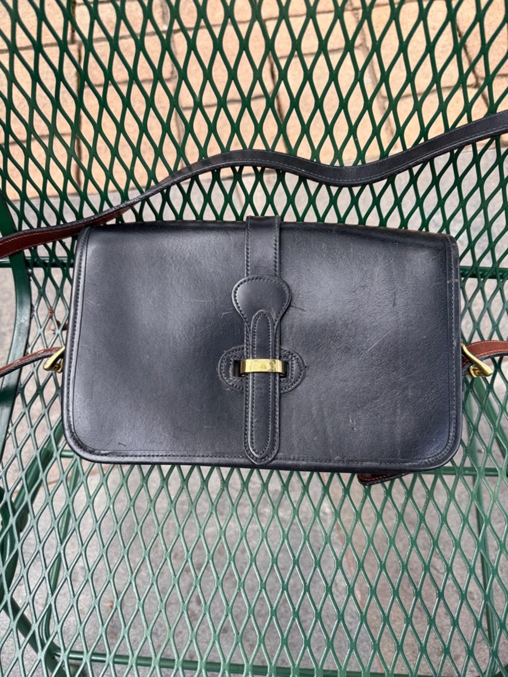 Vintage 
Dooney&Brourke Leather Shoulder bag 
Saddle bag, made in USA.